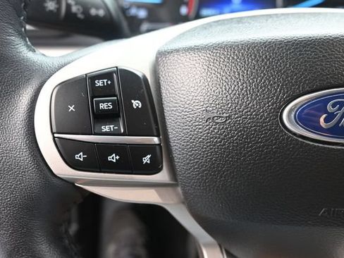 Used 2023 Ford Explorer XLT w/ Equipment Group 202A AWD/4WD image 16