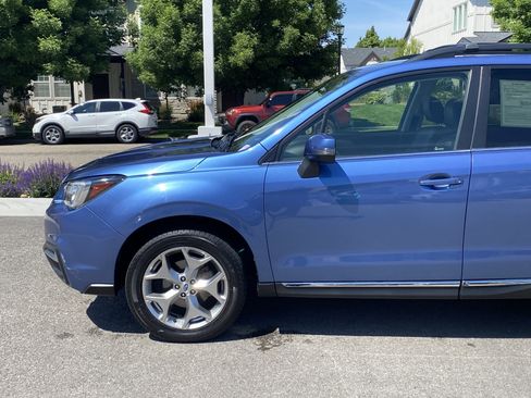 Used 2017 Subaru Forester 2.5i Touring AWD/4WD image 2