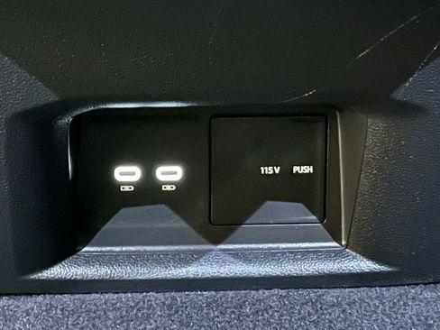 Used 2023 Volkswagen Atlas Cross Sport SE w/ Panoramic Sunroof Package image 23