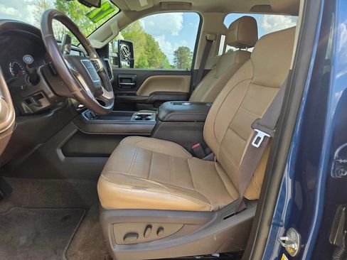 Used 2017 GMC Sierra 2500 Denali w/ Suspension Package, Off-Road image 9