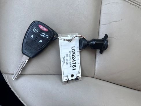Used 2013 Chrysler 200 Limited image 29