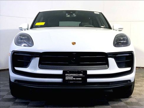 Certified 2025 Porsche Macan image 10