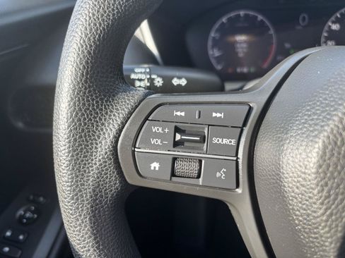 Used 2025 Honda HR-V LX image 21