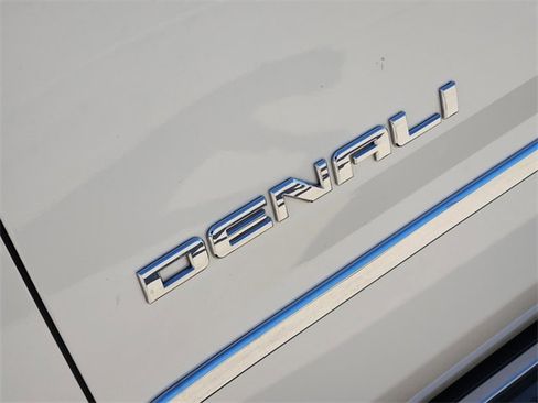 Used 2015 GMC Yukon Denali w/ Premium Package image 12