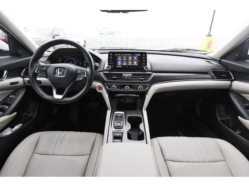 Used 2021 Honda Accord Touring image 9