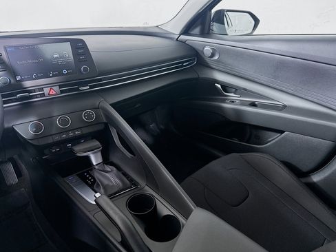New 2026 Hyundai Elantra SE image 21