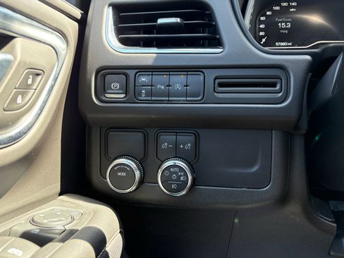 Used 2024 GMC Yukon SLT RWD image 19