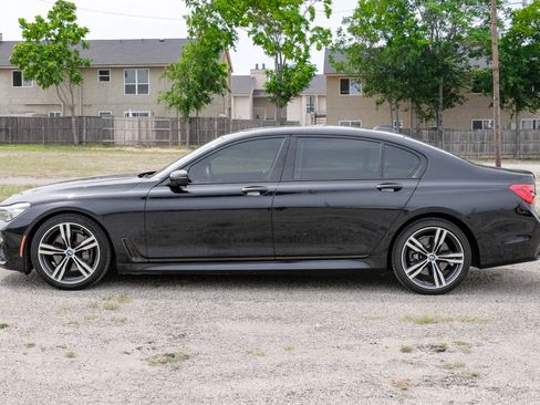 Used 2018 BMW 740i image 16