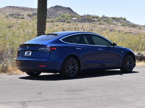 Used 2018 Tesla Model 3 Long Range RWD image 8