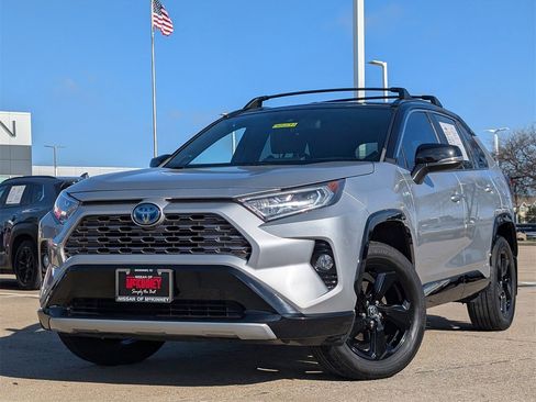 Used 2020 Toyota RAV4 XSE image 2