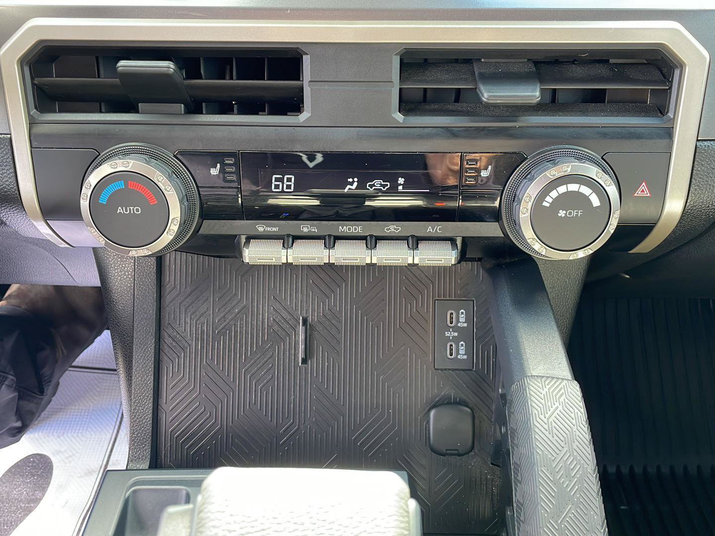 Used 2025 Toyota Tacoma TRD Sport AWD/4WD image 21
