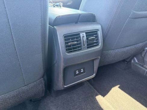 Used 2025 Nissan Rogue SV FWD image 23