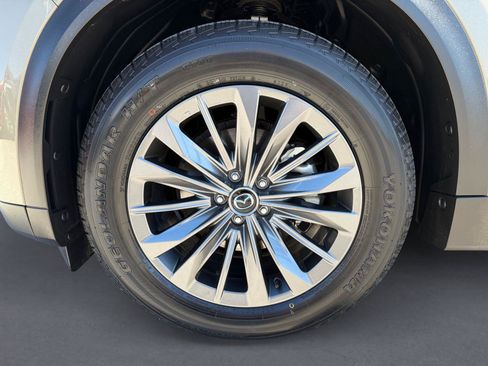 Certified 2025 MAZDA CX-70 3.3 Turbo w/ Preferred Package image 9