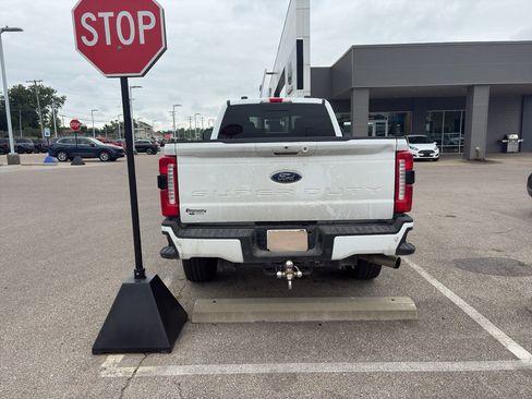 Used 2023 Ford F350 XLT w/ XLT Premium Package AWD/4WD image 4