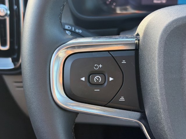 Certified 2024 Volvo XC40 B5 Plus AWD/4WD image 31
