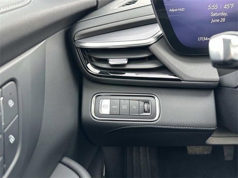 Certified 2025 Buick Enclave Sport Touring w/ Power Package image 28