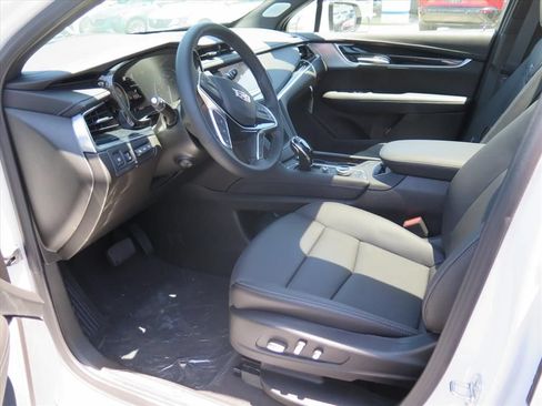 New 2026 Cadillac XT5 Premium Luxury w/ LPO, ONYX Package FWD image 7