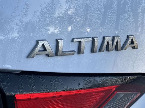 Used 2024 Nissan Altima 2.5 SR image 11