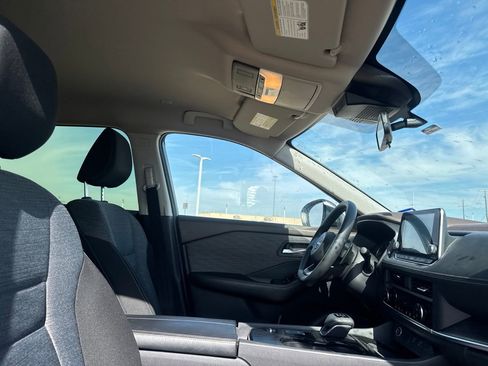 Certified 2023 Nissan Rogue SV FWD image 30