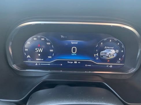 Used 2024 Chevrolet Suburban Z71 w/ Off-Road Capability Package image 24