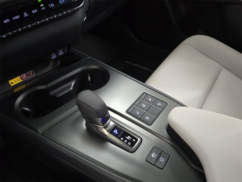 Certified 2025 Lexus UX 300h 300h Premium w/ Accessory Package (Z2) image 28