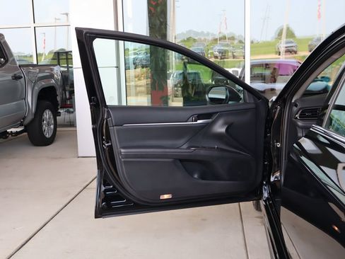 Used 2024 Toyota Camry XSE FWD image 12