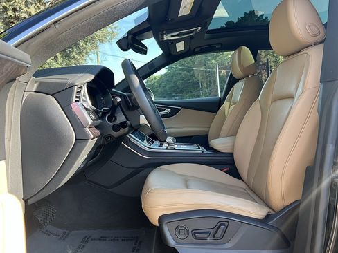 Used 2023 Audi Q8 Prestige image 23