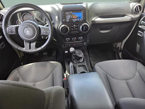 Used 2018 Jeep Wrangler Unlimited Sport AWD/4WD image 12