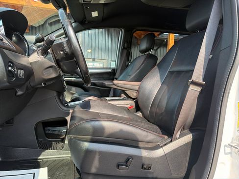 Used 2019 Dodge Grand Caravan GT FWD image 9