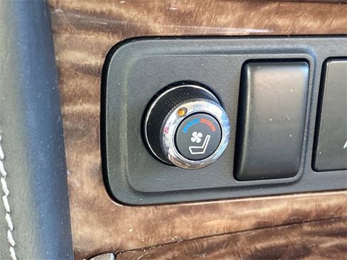 Used 2019 Nissan Armada Platinum w/ Captain's Chairs Package image 33