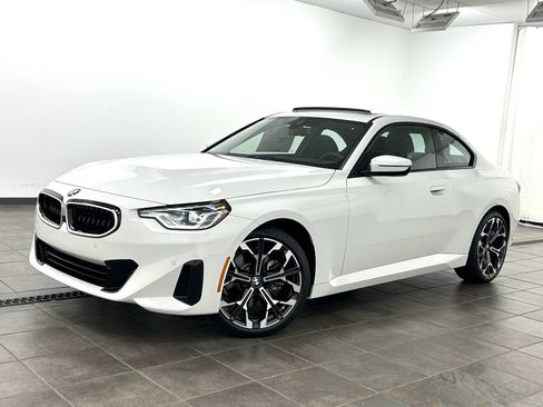 Used 2025 BMW 230i xDrive Coupe w/ Premium Package image 1