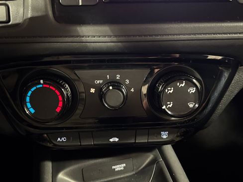 Used 2016 Honda HR-V LX image 23