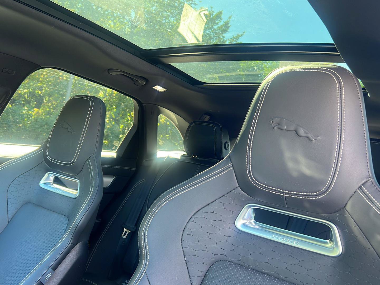 Certified 2026 Jaguar F-PACE R-Dynamic S AWD/4WD image 23