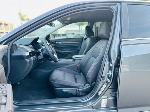Used 2022 Nissan Altima 2.5 S FWD image 7