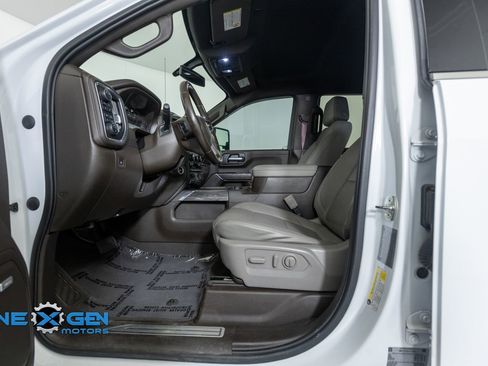 Used 2020 Chevrolet Silverado 2500 LTZ w/ LTZ Texas Edition image 11