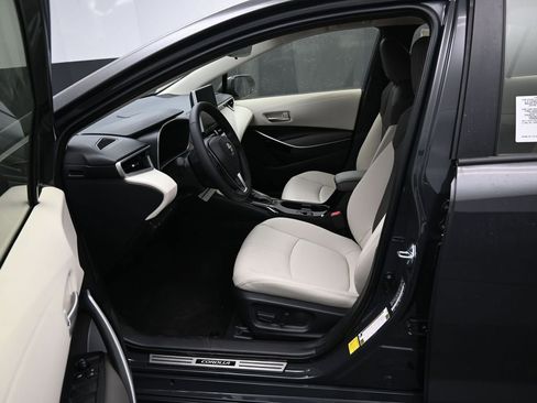 Used 2026 Toyota Corolla XLE FWD image 9