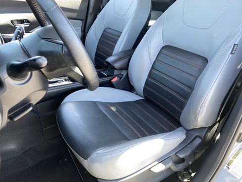 Used 2023 Nissan Kicks SR w/ SR Premium Package FWD image 16