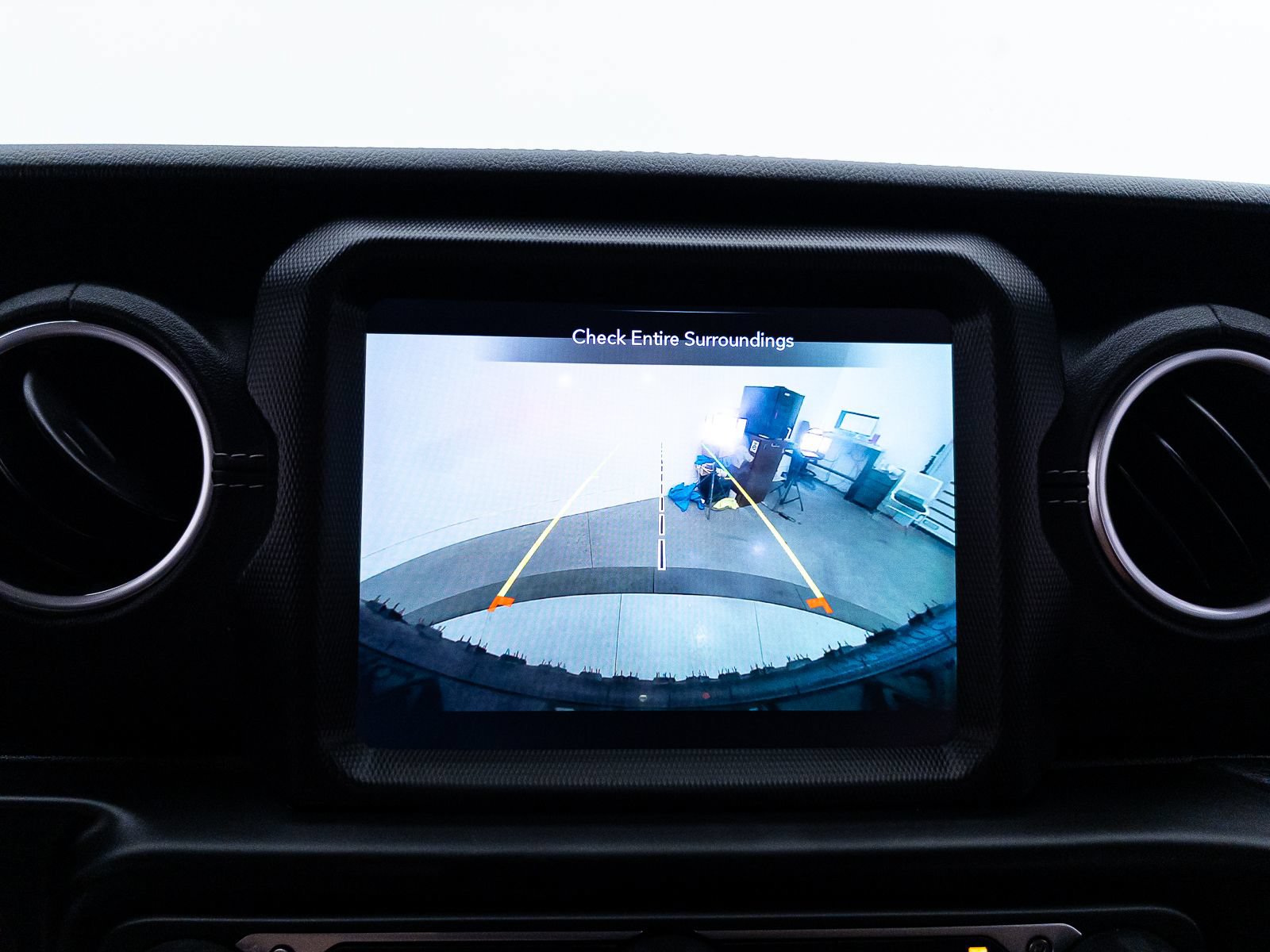 Used 2022 Jeep Wrangler Unlimited Sahara AWD/4WD image 15
