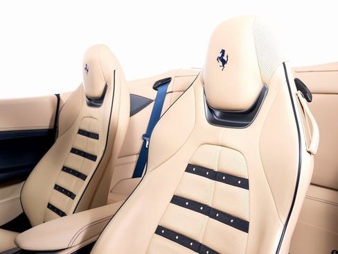 Certified 2019 Ferrari Portofino image 22