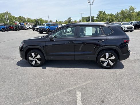 Used 2025 Volkswagen Taos S AWD/4WD image 7