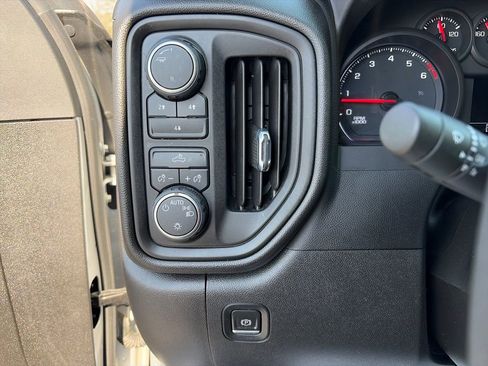 Used 2023 Chevrolet Silverado 2500 Custom w/ Gooseneck/5TH Wheel Package image 15