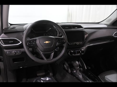Used 2023 Chevrolet TrailBlazer LT w/ Convenience Package AWD/4WD image 6