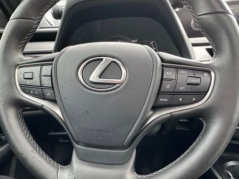 Used 2022 Lexus UX 200 w/ Premium Package image 12