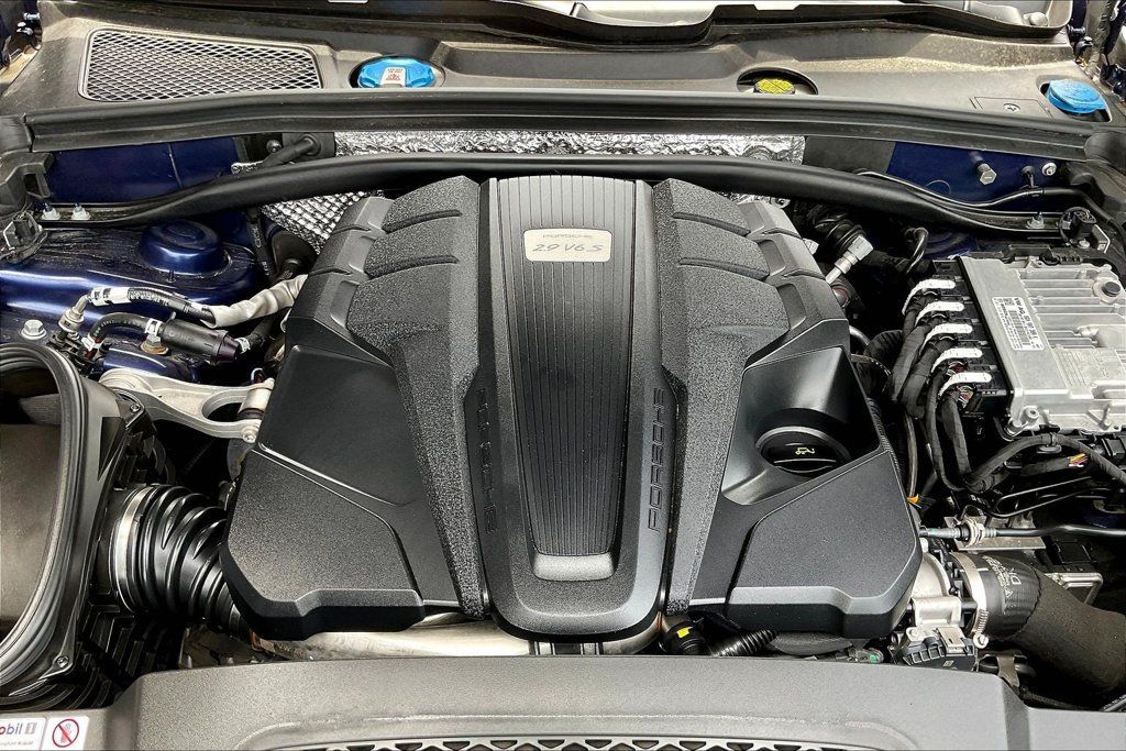 Used 2022 Porsche Macan S AWD/4WD image 29