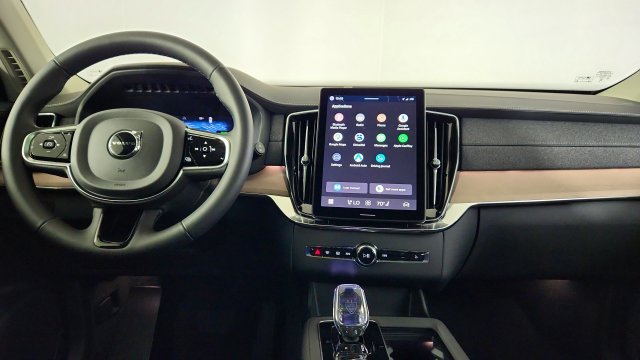 New 2026 Volvo XC90 T8 Plus AWD/4WD image 25