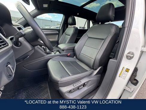 Certified 2023 Volkswagen Atlas Cross Sport SEL R-Line AWD/4WD image 31