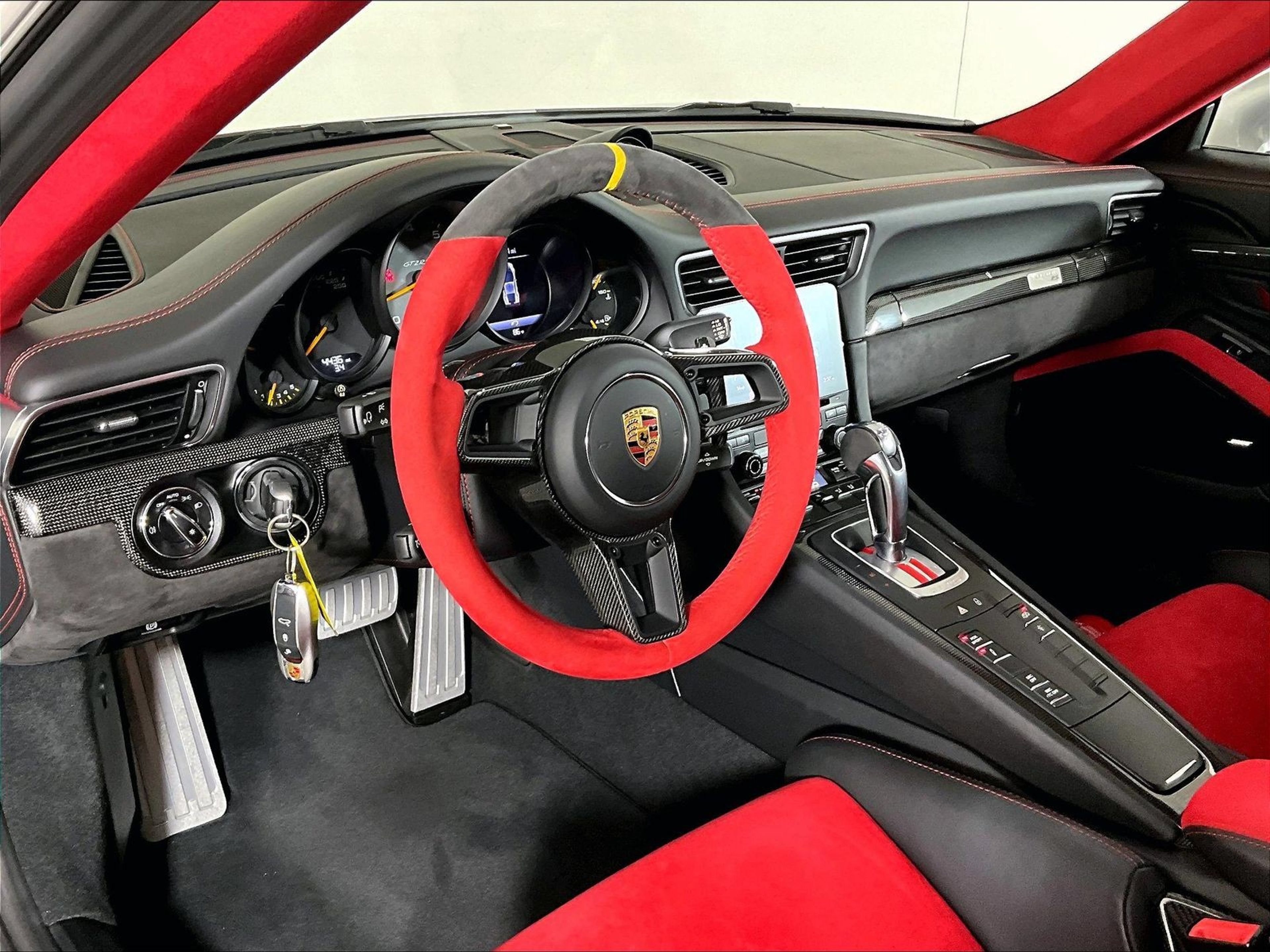 Certified 2018 Porsche 911 GT2 RS RWD image 4