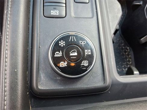 Used 2024 Nissan Pathfinder S image 24