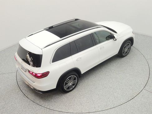 Certified 2026 Mercedes-Benz GLS 450 4MATIC image 26