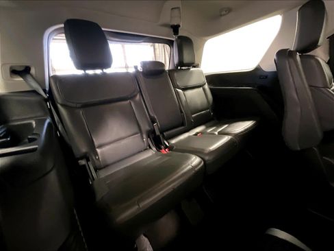 Used 2025 Ford Expedition Active image 17